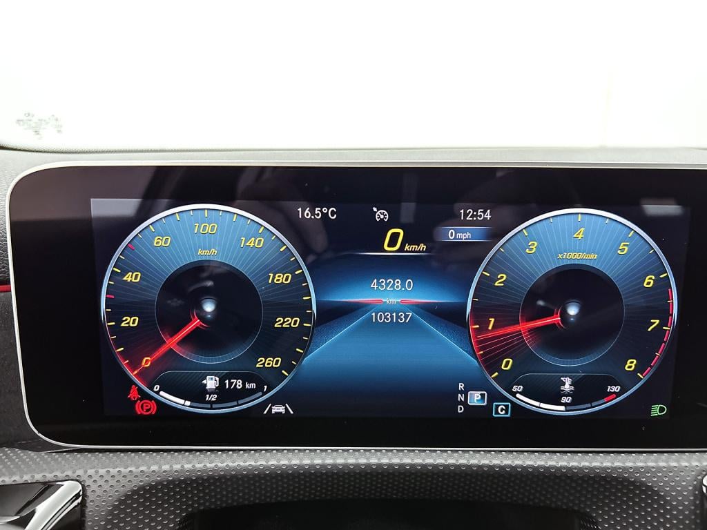 Mercedes-Benz A-Klasse 180 business solution amg | amg line | stoelverwarmi