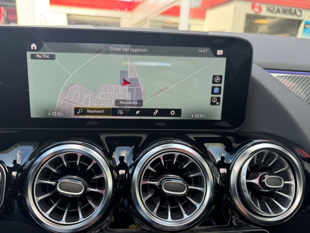 Mercedes-Benz Gla-klasse 180 business solution amg