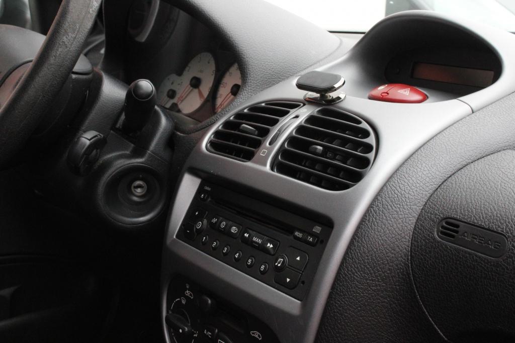 Peugeot 206 inclusief nieuwe apk, lees tek 1.4 génération