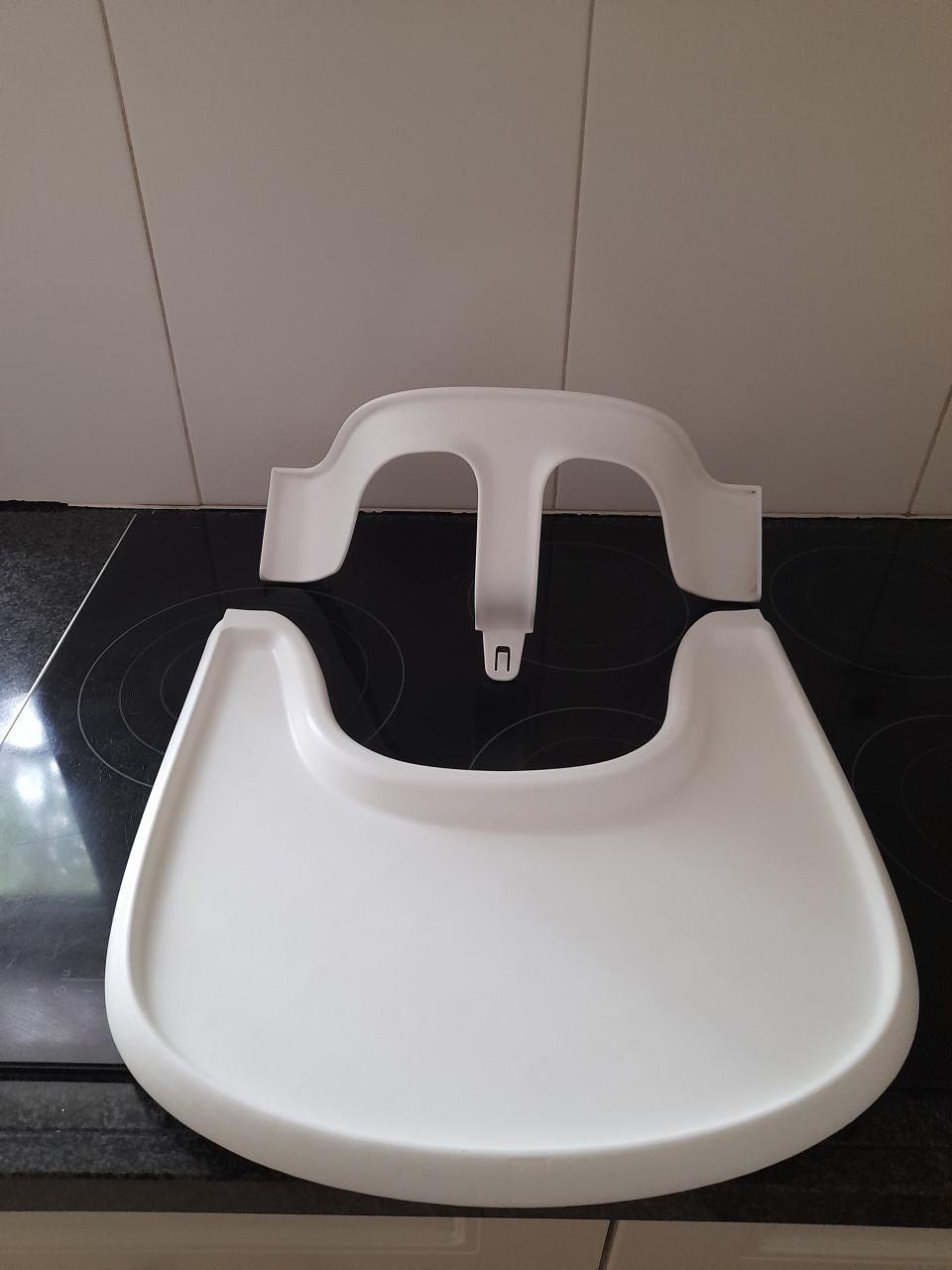 Onderdelen STOKKE  (Tray en zittingrail )  (in goede nette staat )