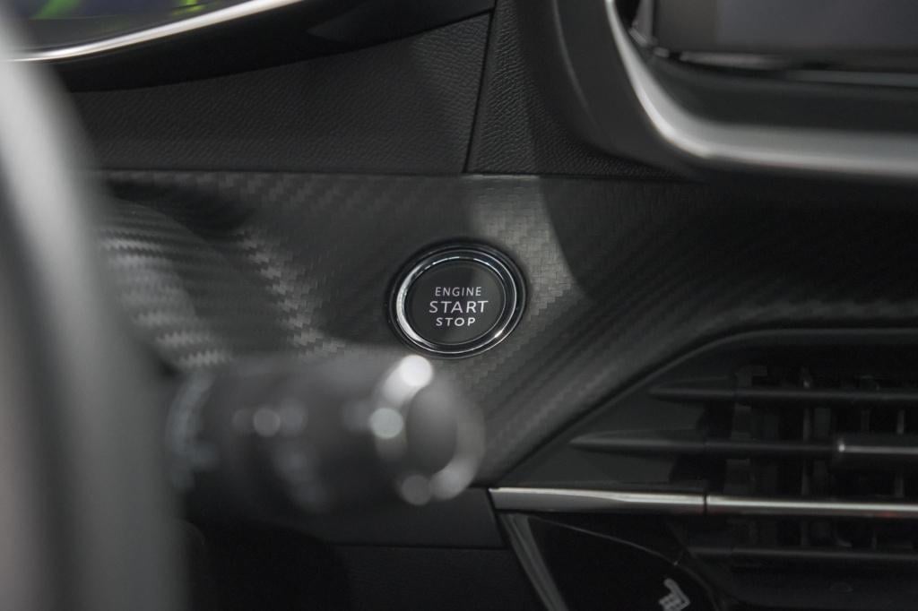 Peugeot 208 1.2 puretech 130 gt | alcantara pack | panoramadak | dodehoekde