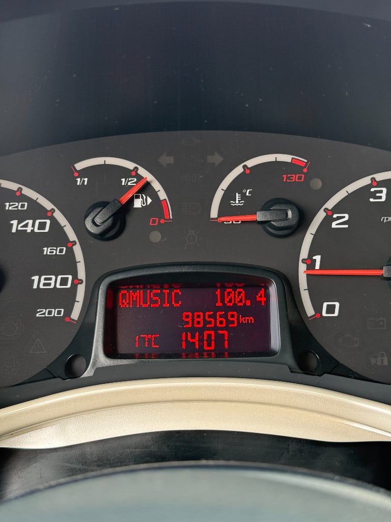 Ford KA 1.2 - titanium - airco