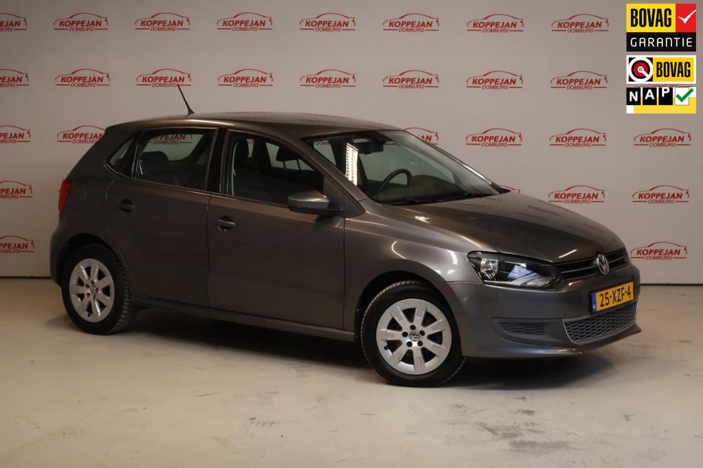 Volkswagen Polo 1.4-16v highline, pdc achter, trekhaak, el ramen, nw distri