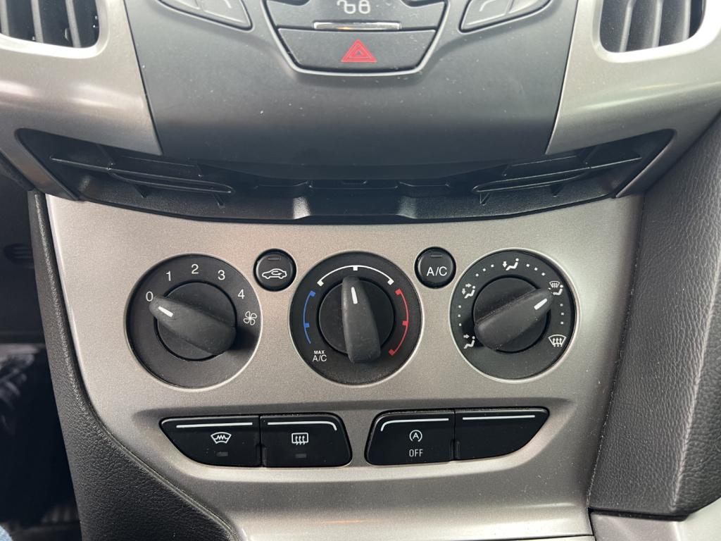 Ford Focus 1.0 ecoboost 100pk edition , trekhaak , voorruitverwarming