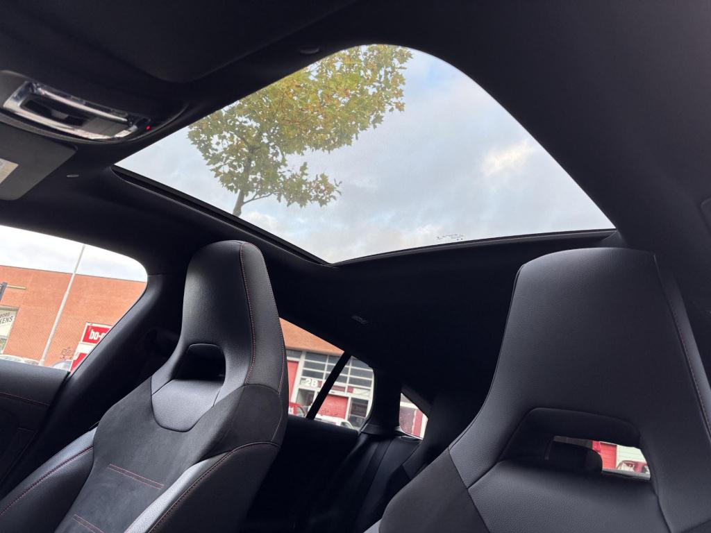 Mercedes-Benz Cla shooting brake 250 e business solution amg limited soh 96