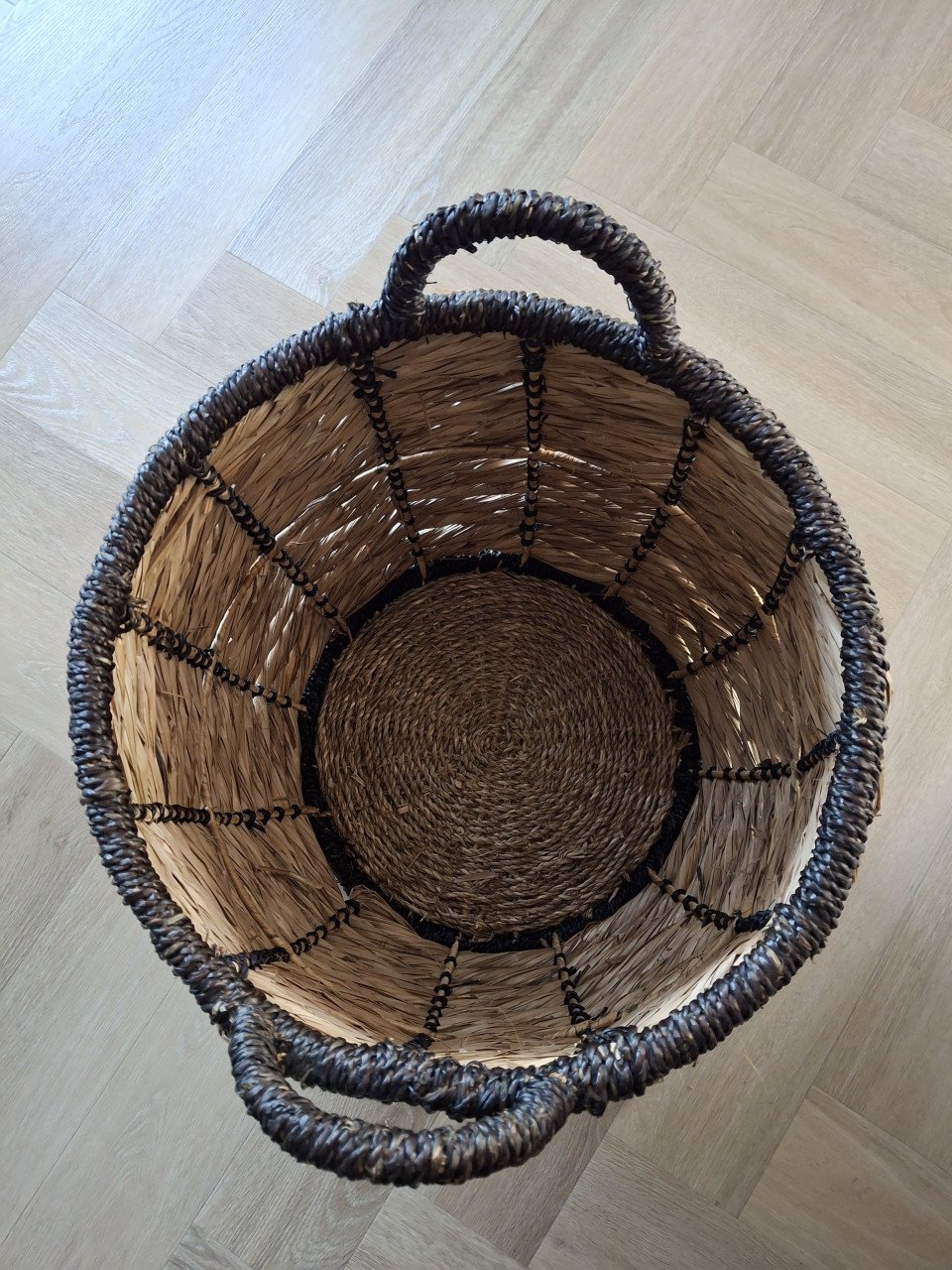 Grote rotan mand