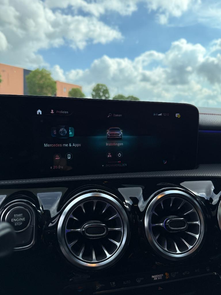 Mercedes-Benz Cla 250 e amg premium plus night - full option