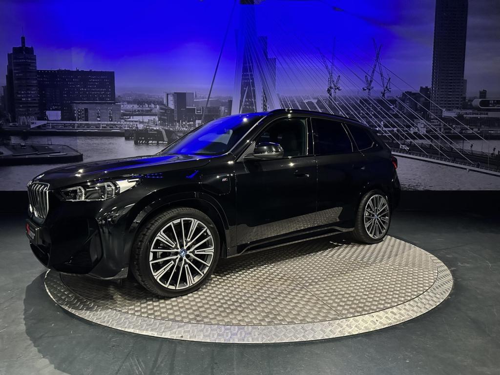 BMW X1 xdrive25e m-pakket *pano*hud*360camera*driveasspro*