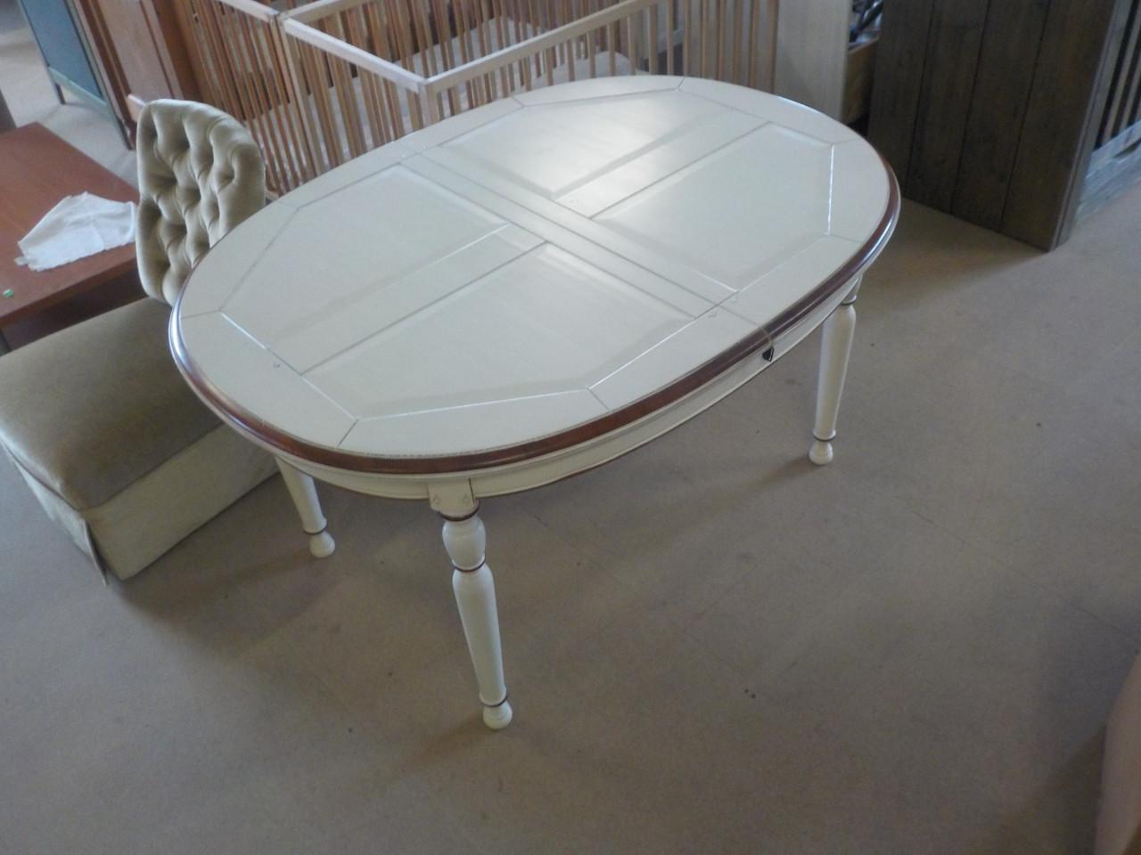 2 keer verlengbare eettafel in bijna nieuw staat 105 x 220 cm