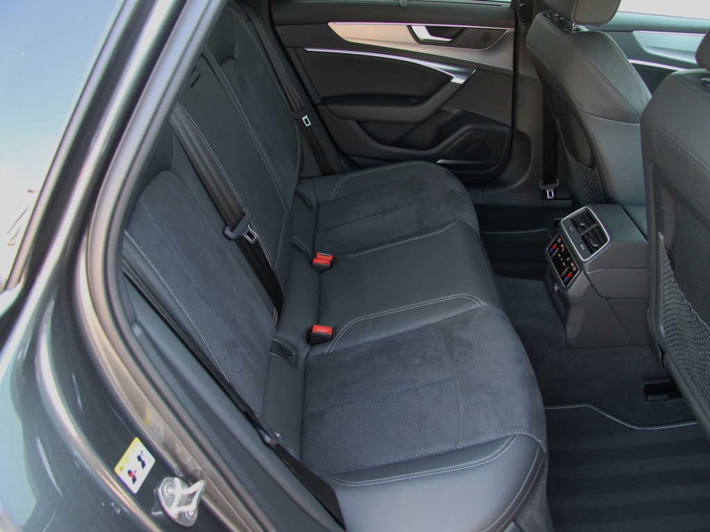 Audi A6 avant 55tfsi e hybrid 367pk quattro competition s-line | pano dak |
