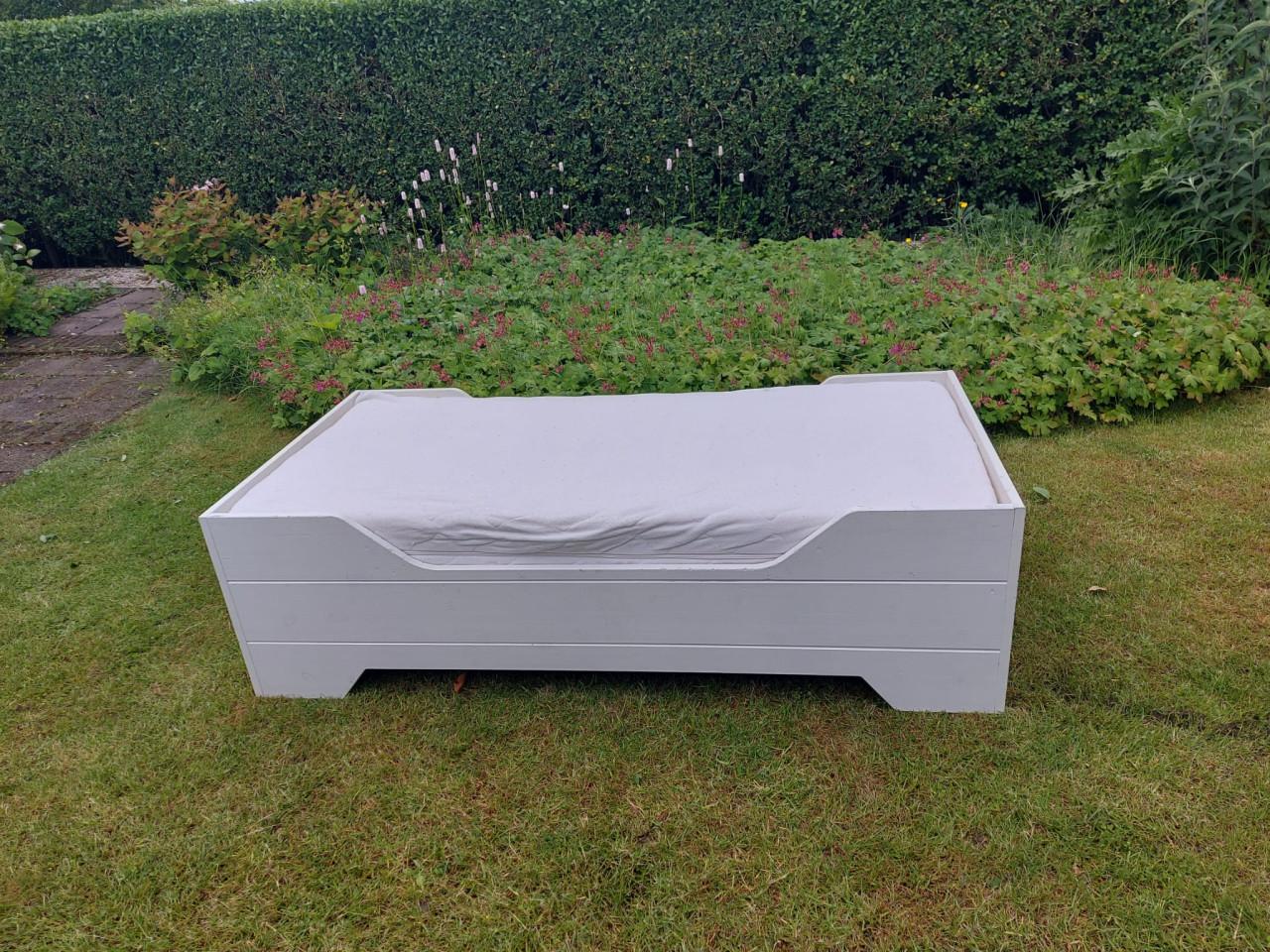 Z.g.a.n. peuterbed + lattenbodem+matras + vele extra's