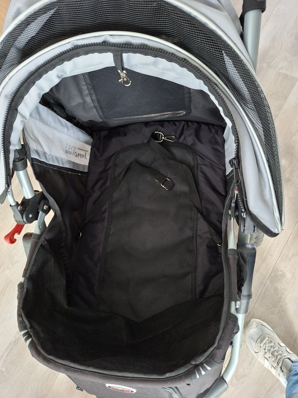 Hondenbuggy InnoPet Comfort EFA ECO inclusief. Regenhoes