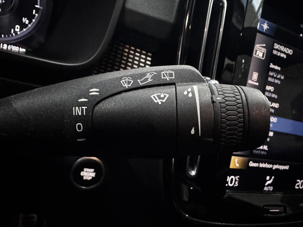 Volvo XC40 1.5 t4 recharge r-design