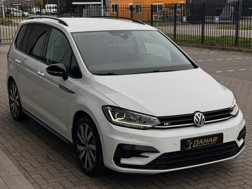 Volkswagen Touran 1.5 tsi highline business r 7p | acc | achteruitrijcamera