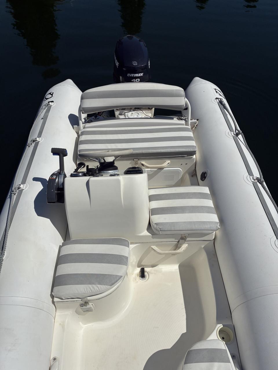 Zodiac yachtline 420 met 40 pk evinrude e-tec en riba trailer