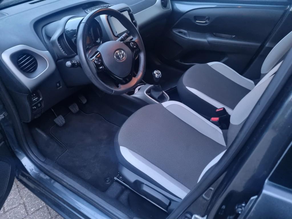 Toyota Aygo 1.0 vvt-i x-play / nl auto / nap / bj. 2015 / midnight black pe