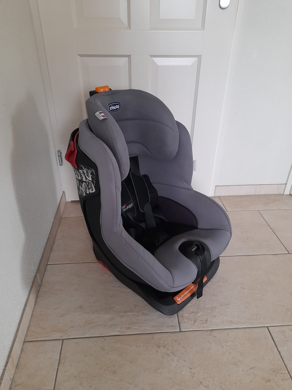 Chicco autostoel 9 / 18 kg (in goede schone staat)