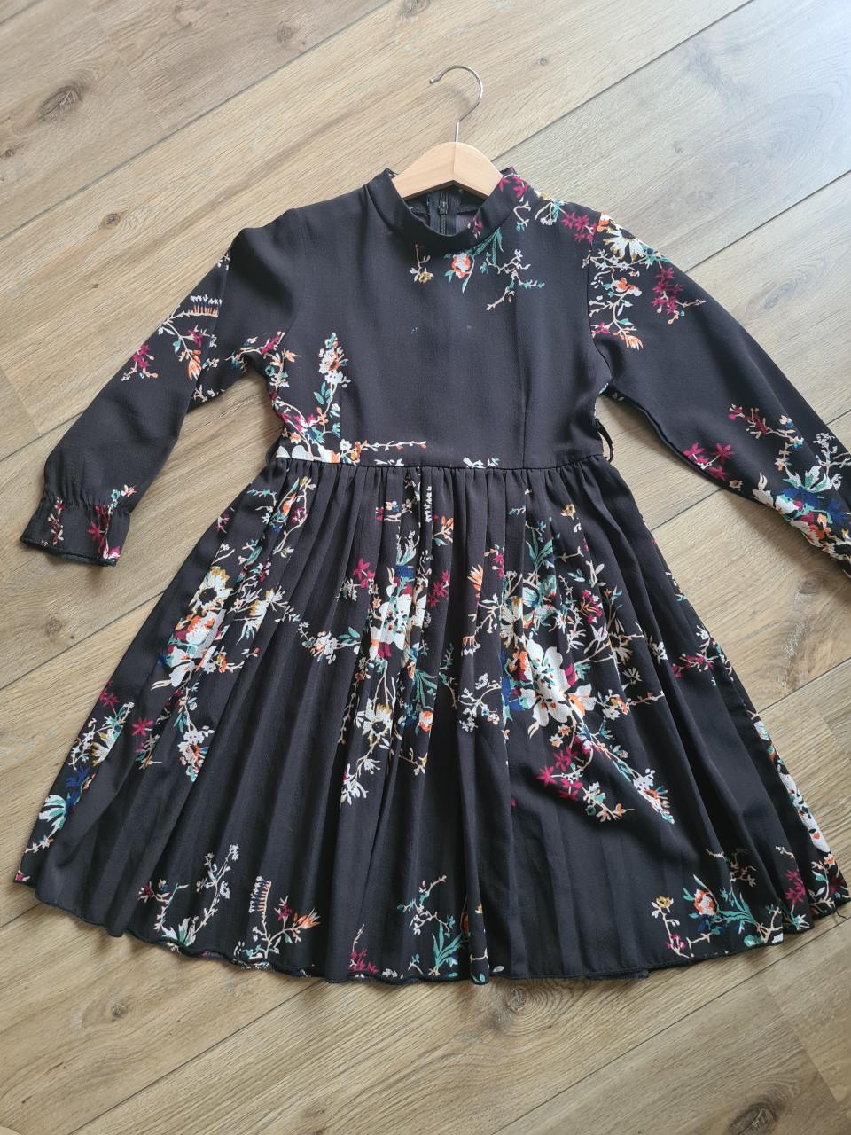 Jurk met bloemen Maat 122-128