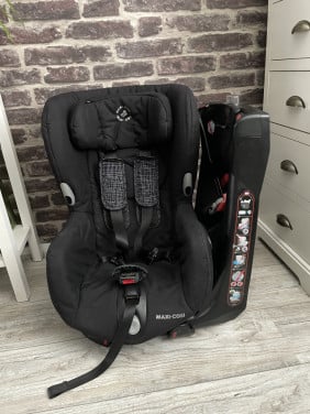 Maxi-Cosi Axiss kinderautostoeltje draait 90°