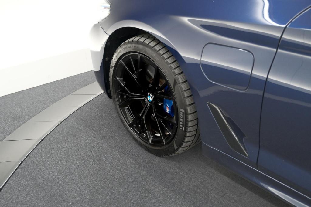 BMW 5 Serie 545e xdrive business edition plus | m sportpakket | driving ass