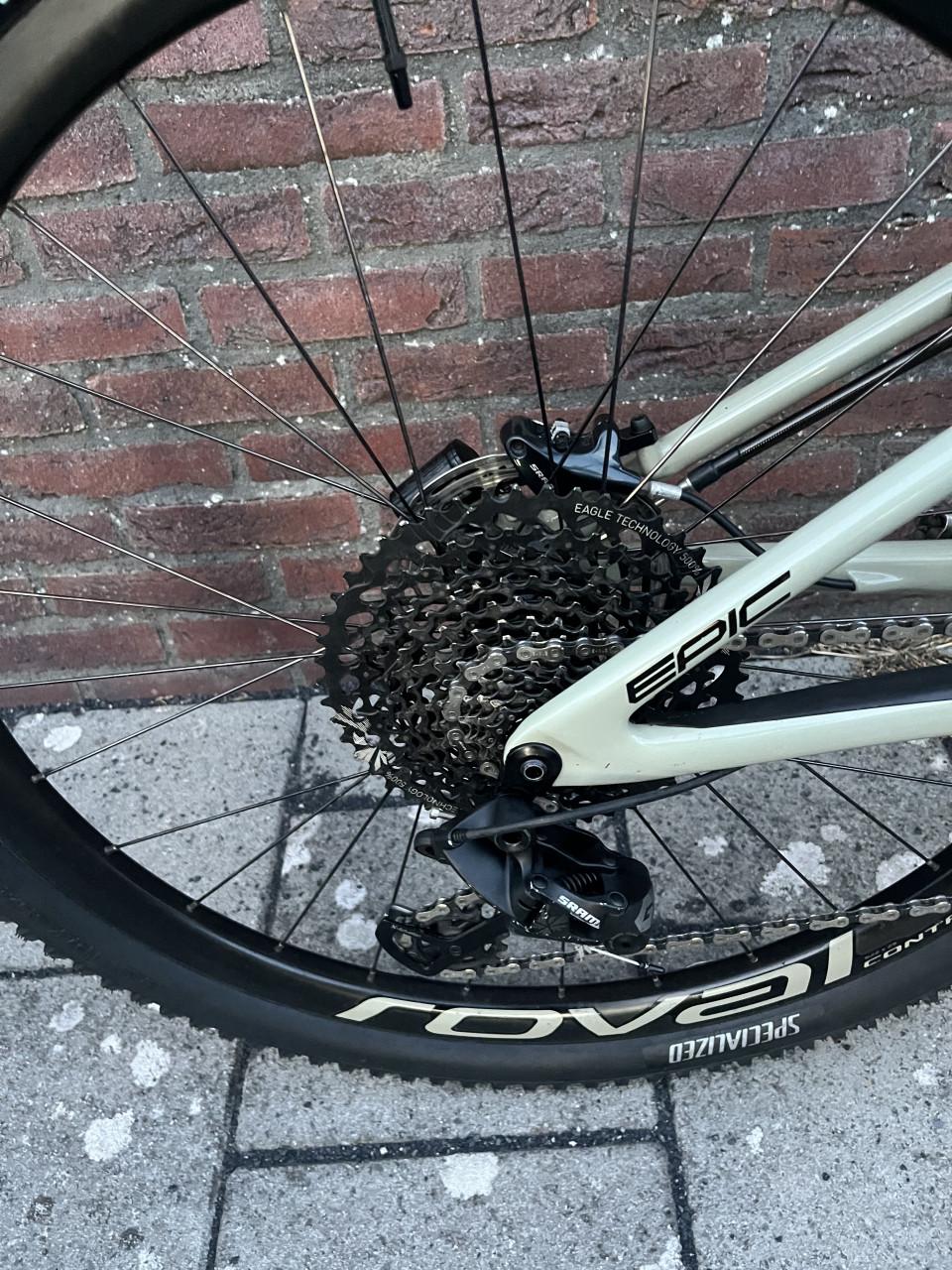 Specialized epic expert evo carbon XL