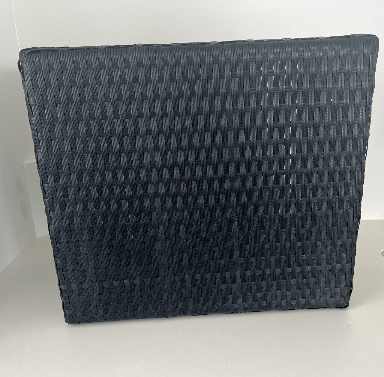 Tafeltje/voetenbank zwart wicker, aluminium frame 49x44x40,5 cm