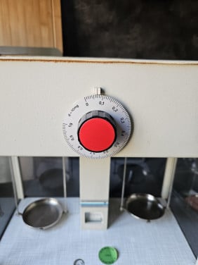 Jaren 60 analytische balans weegschaal, klein model voor nauwkeurige meting