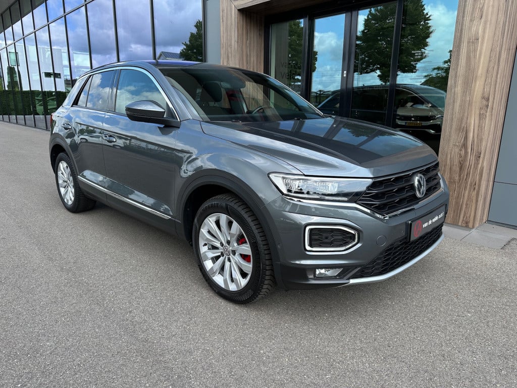 Volkswagen T-roc 1.5 tsi 150pk sport | led | dode hoek | trekhaak | carplay