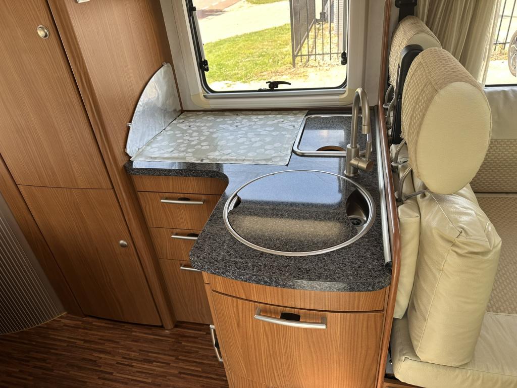 Hymer Onbekend t 654 sl gold editie - inclusief stalling dit seizoen -zater