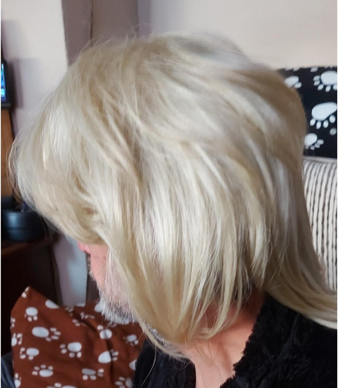 Korte pruiken. NIEUW