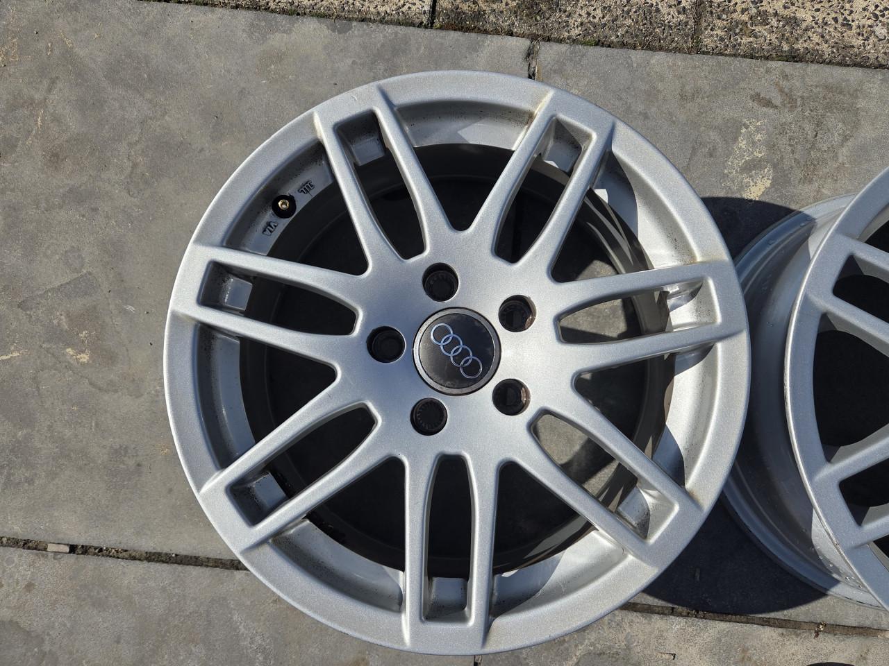 Set 16 inch replica Audi-velgen (meerspaaks design)