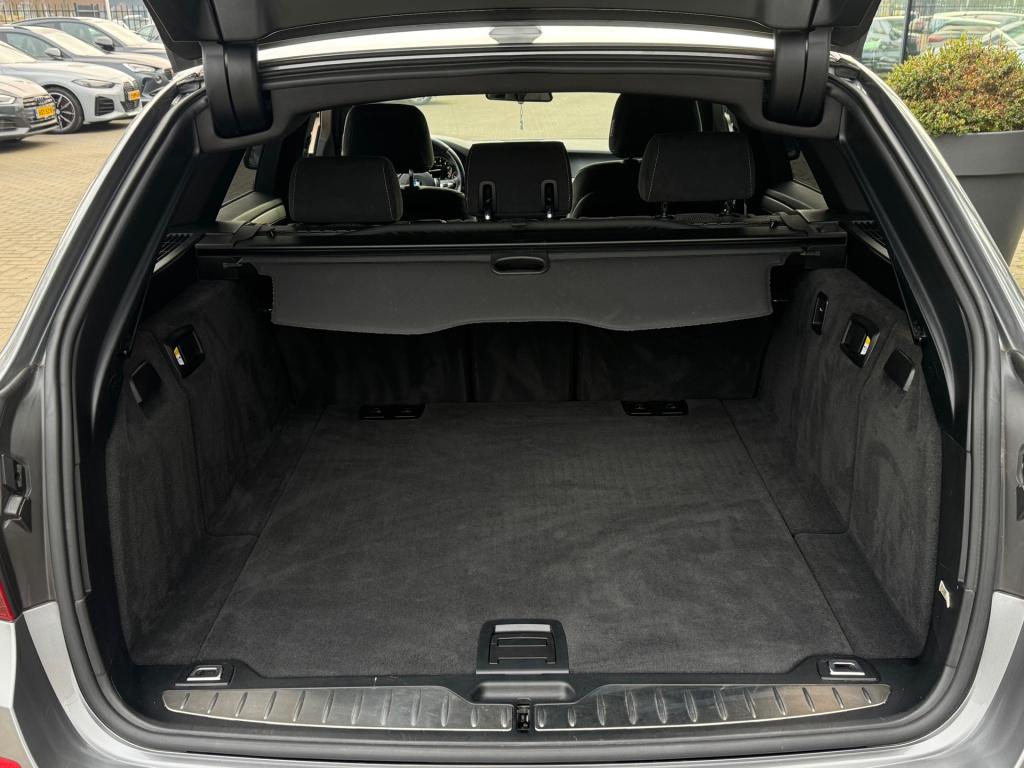 BMW 5 Serie touring 520i executive * m-pakket * navigatie * 20 inch * nap