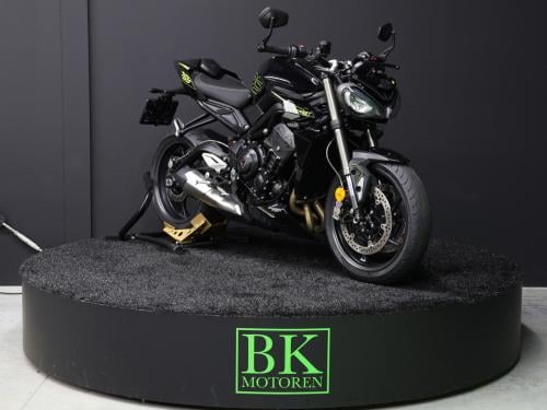 STREET TRIPLE RS | Phantom Black
