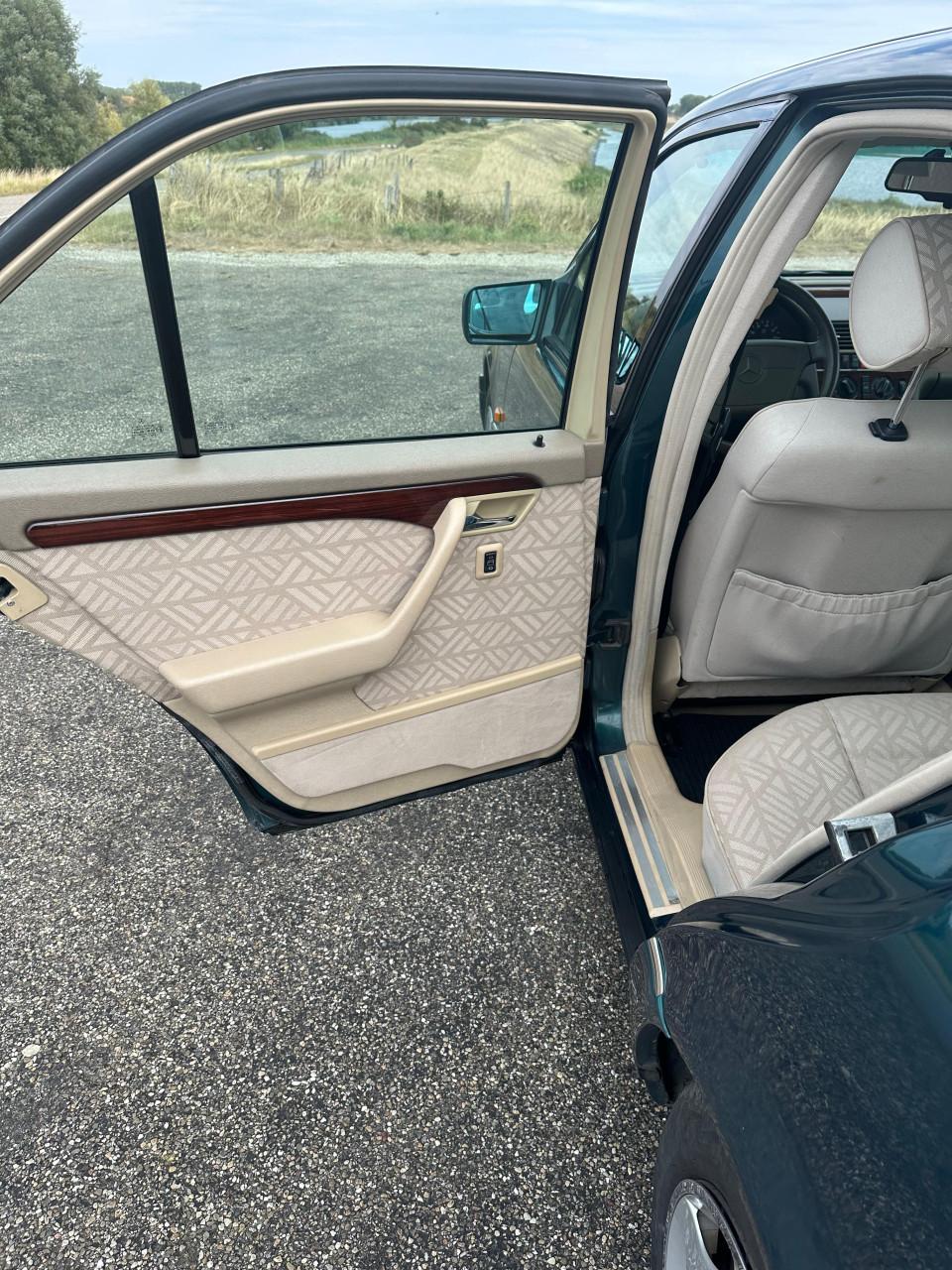 Mercedes Benz C-Klasse 2.0 C2000