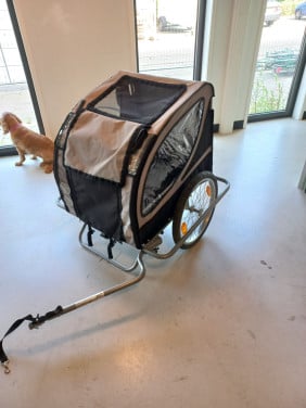 Fietskar voor grote hond