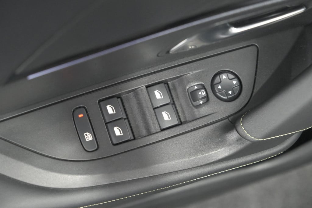 Peugeot 2008 puretech 130 eat8 gt | 360 camera | adaptieve cruise control |