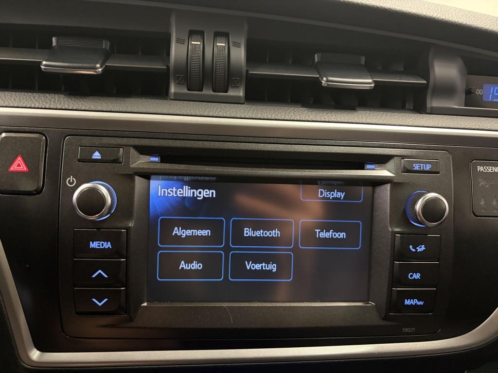 Toyota Auris touring sports 1.8 hybrid lease+
