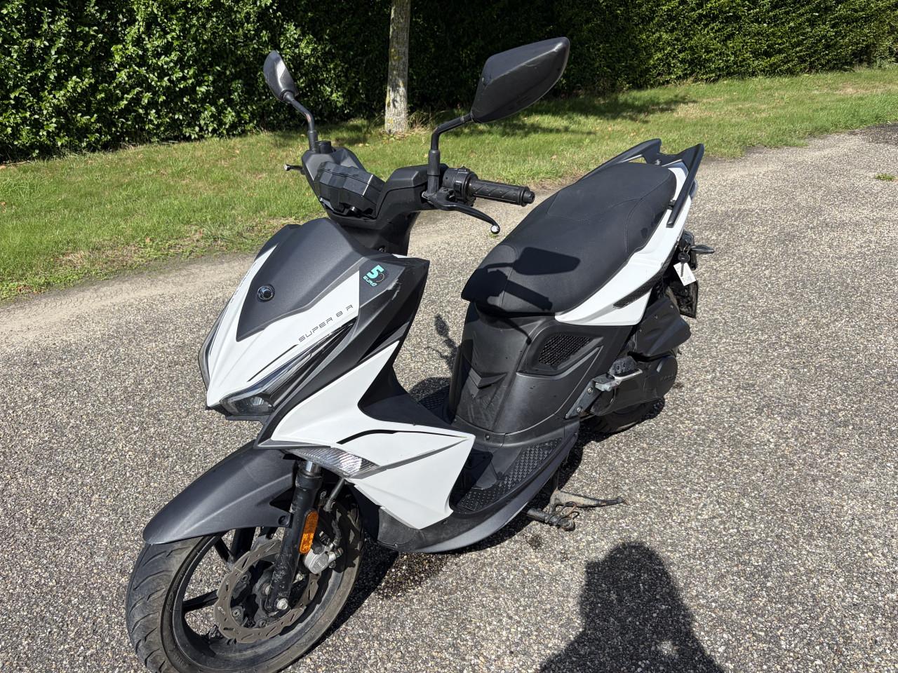 Kymco scooter Super 8 50