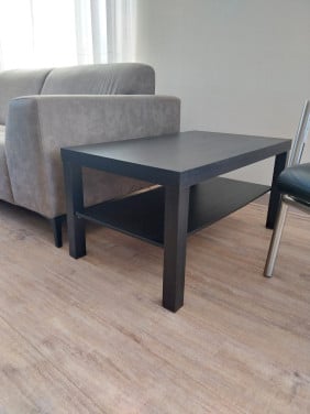 Bijzettafeltje of kleine salontafel