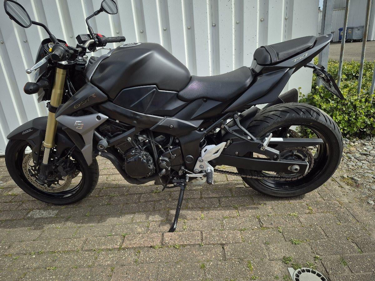 Suzuki GSR750 uit 2016, stoere naked bike
