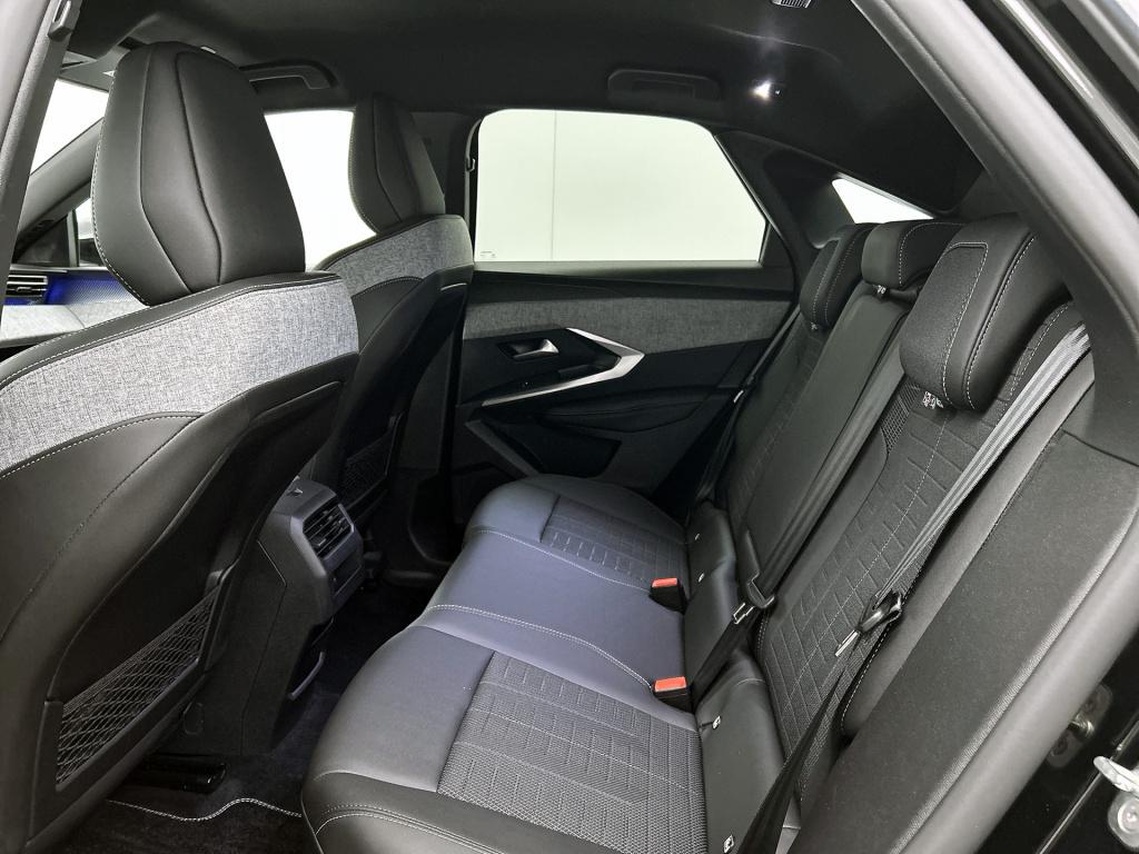 Peugeot 3008 hybrid 145 pk gt | rijklaar | elektrische kofferklep |