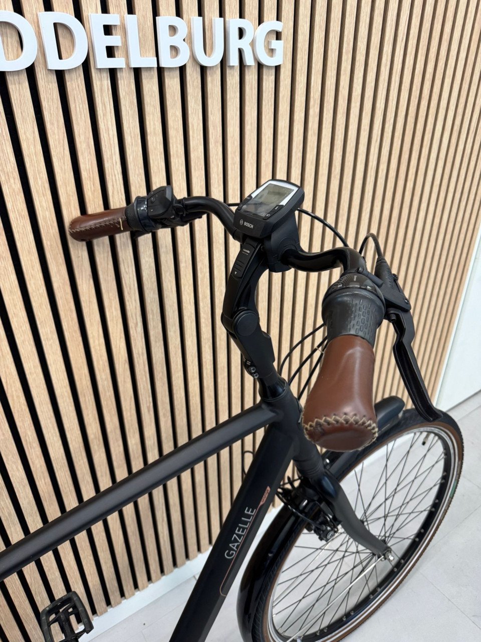 Gazelle Orange C8 Bosch Active Line Plus 400Wh 61CM