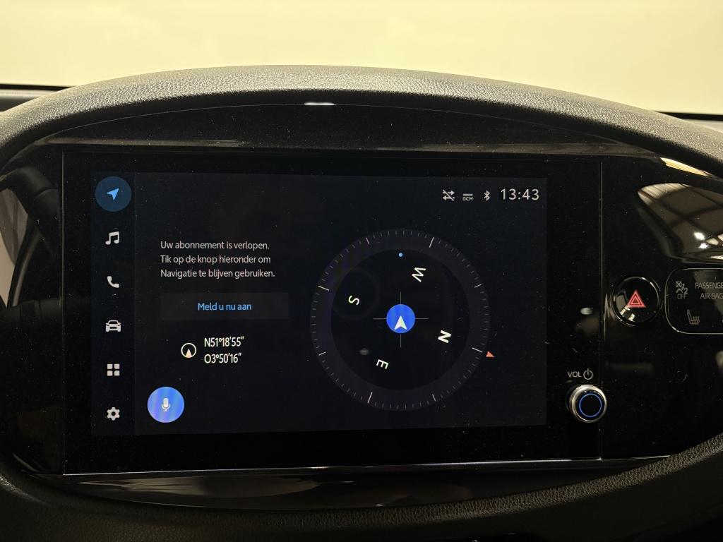 Toyota Aygo x 1.0 vvt-i mt jbl| pdc| stoel.verw| camera| keyless| climate