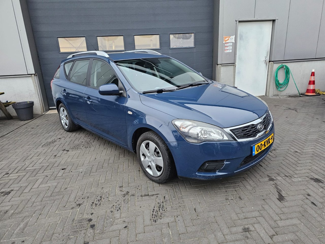 TE KOOP KIA CEE'D 1.4 X-TRA EURO 5 MET AIRCO EN TREKHAAK