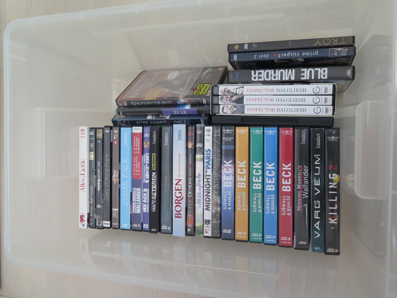 Een tas vol dvd's