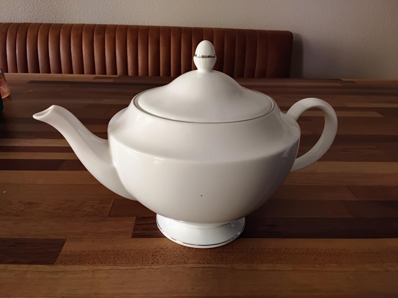 Wedgwood theepot signet platinum