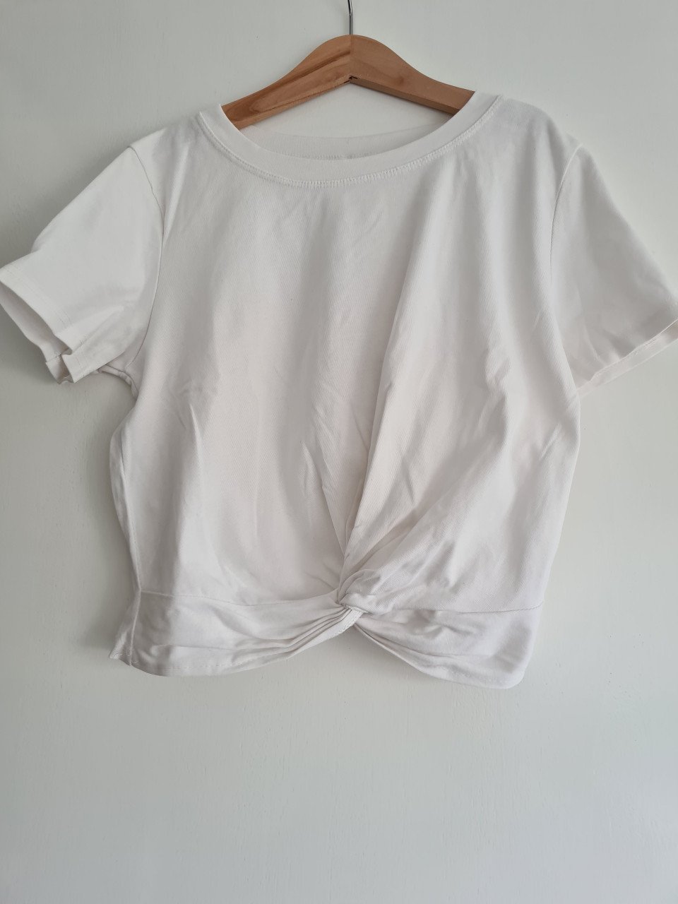 Wit shirt met knoop detail Mt 128-134