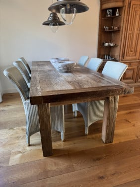 Tafel + 8 stoelen