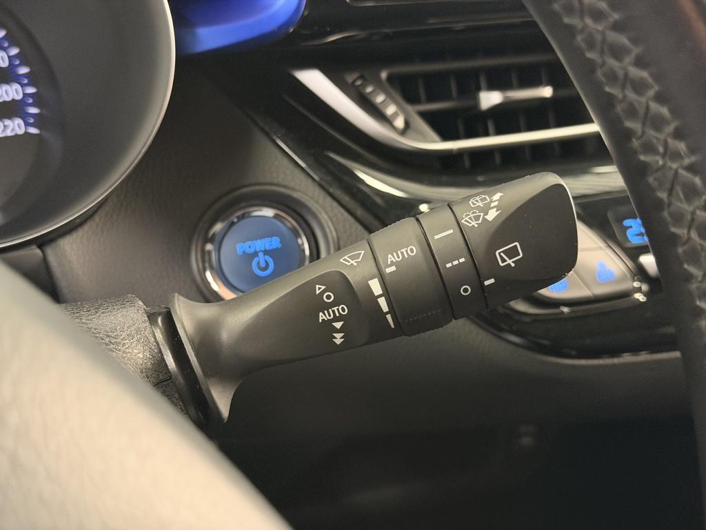 Toyota C-hr 1.8 hybrid bi-tone plus