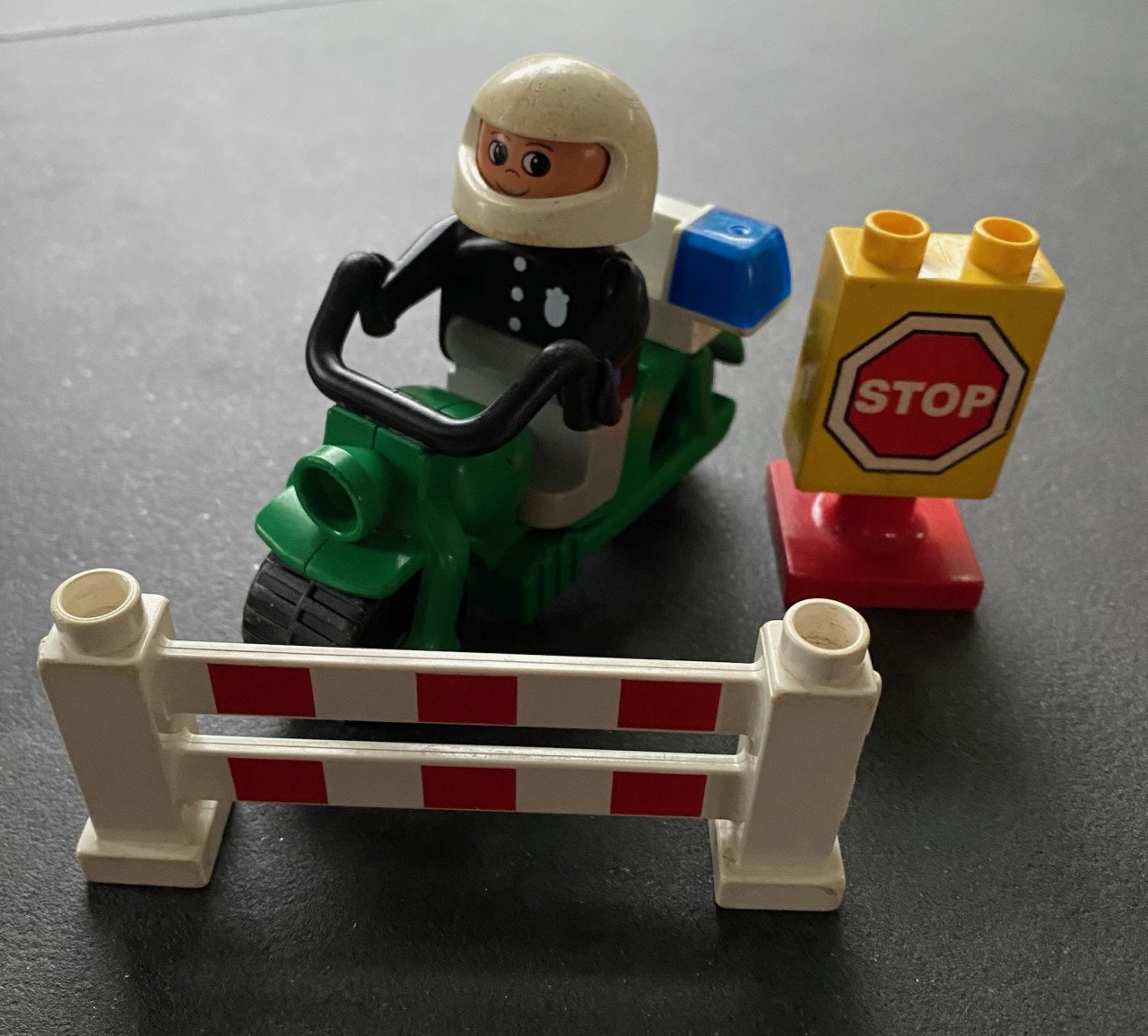 Lego Duplo politiemotor (compleet) 2971